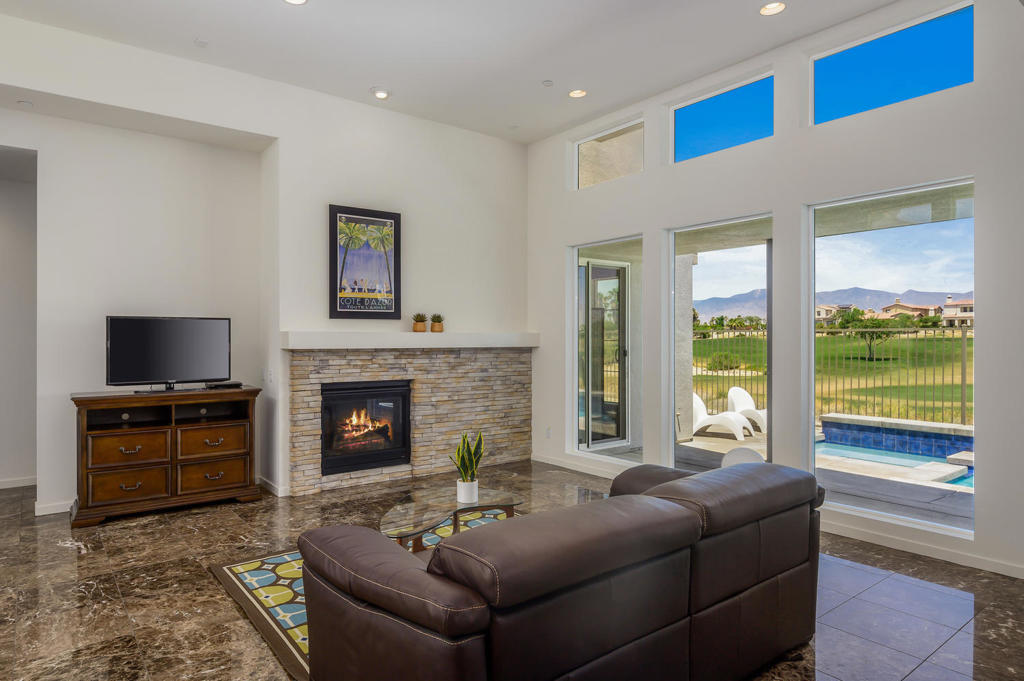 Escena - Residential