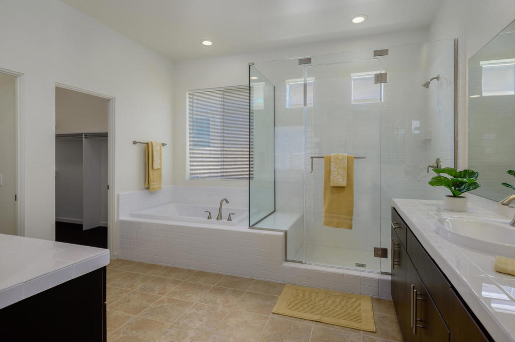 Escena - Residential