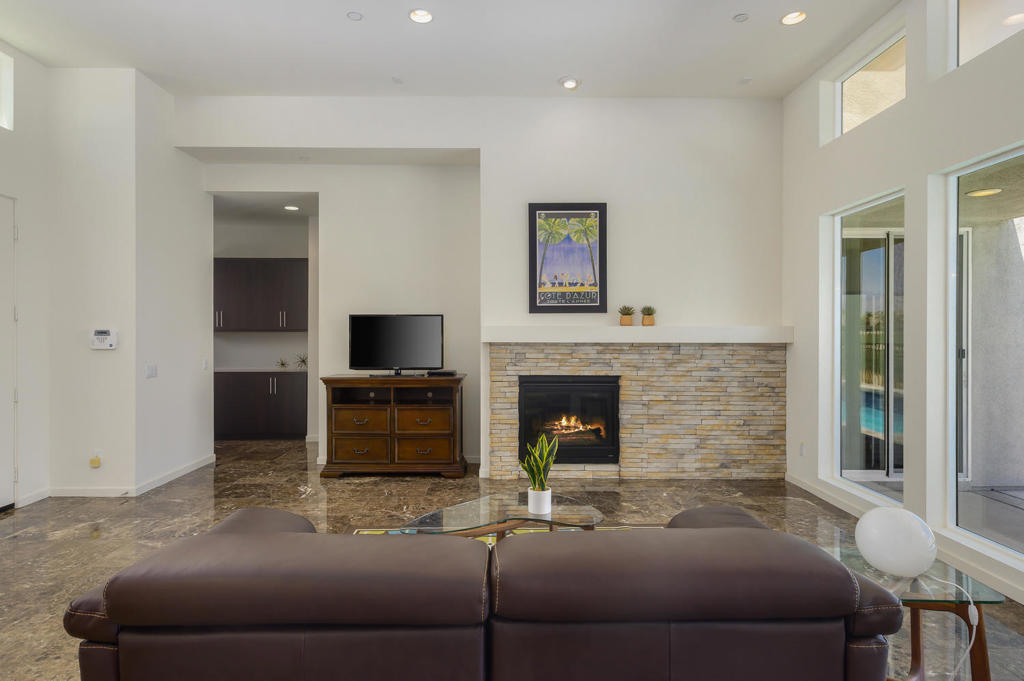 Escena - Residential