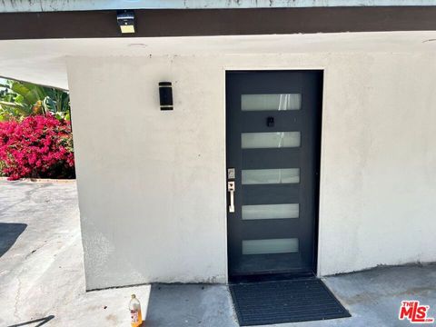 Photo of 4342 Sepulveda Boulevard, Sherman Oaks, CA 91403 (MLS # 26660643)