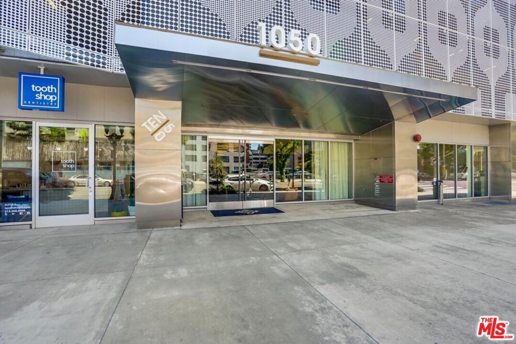 1050 S Grand Avenue