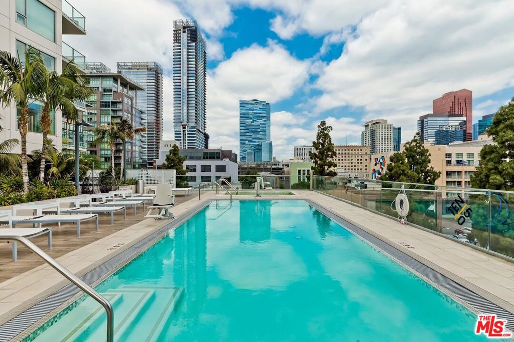 1050 S Grand Avenue 1408