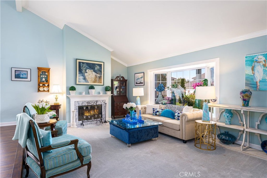 7318 E Cambria