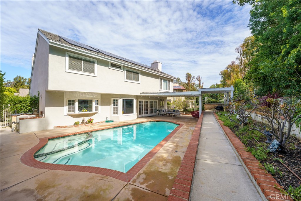 7318 E Cambria