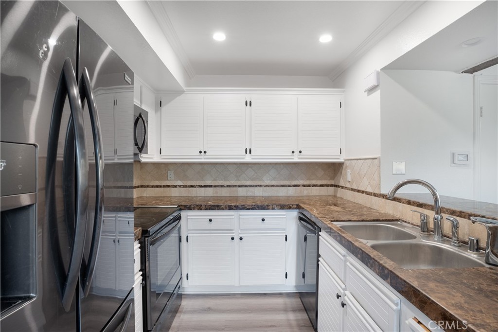 Le Parc (LPC) - Residential Lease