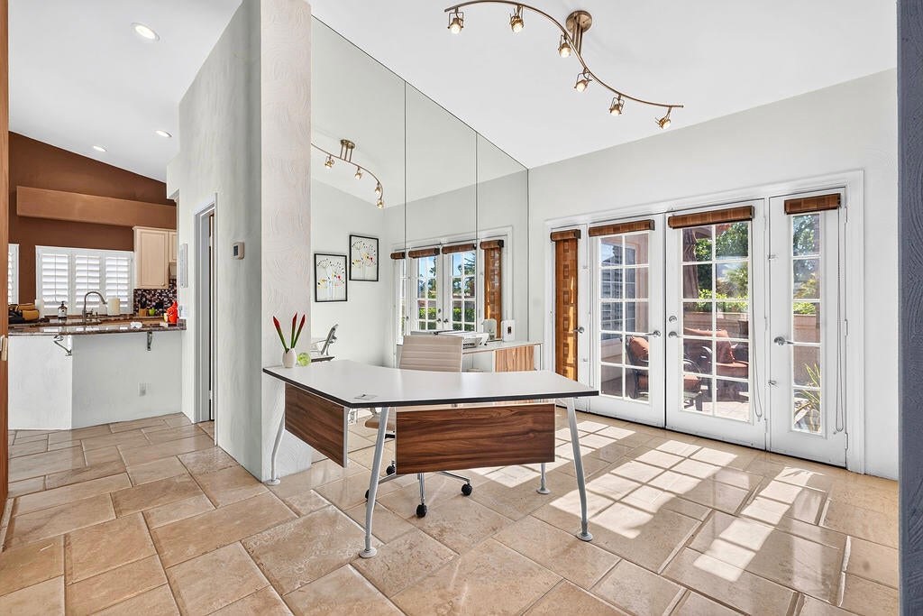 137 Courtside Drive