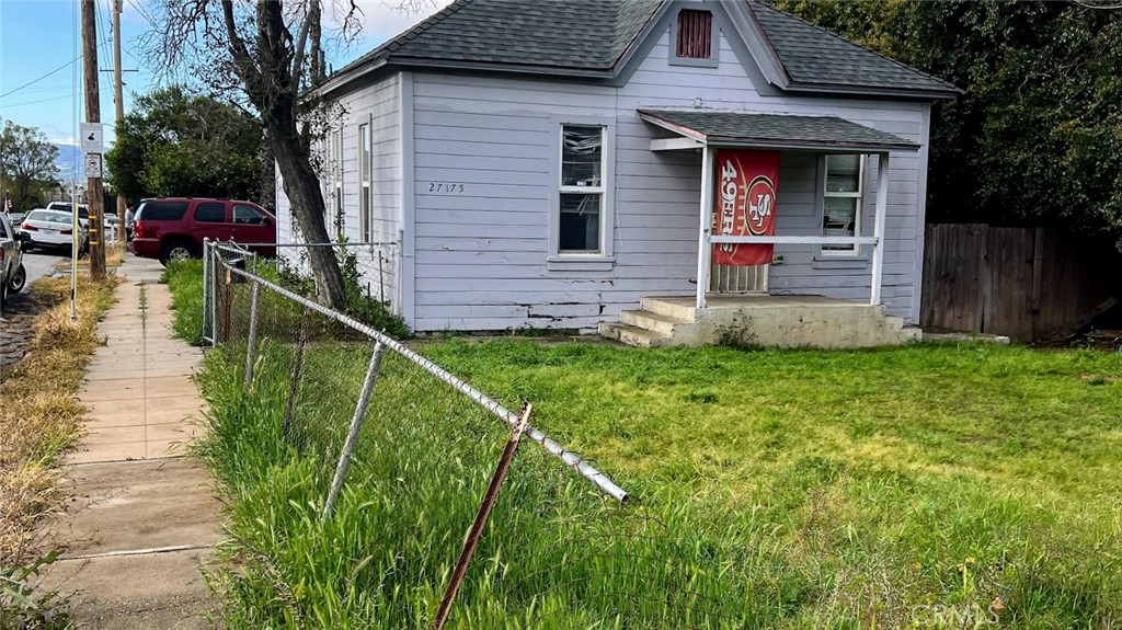 Two Homes – One Huge Corner Lot – Permits Pulled & Ready for Value-Add!
Here's your chance to grab a standout investment opportunity! Situated on a large corner lot, this property features two separate homes with serious upside potential.
The front house is a 2-bedroom, 1-bath with a spacious open layout, updated kitchen with ample cabinet and counter space, a dedicated dining area, and a well-sized front yard—move-in or rent-ready.
The second home, located on Cole, was originally a 2-bedroom, 1-bath and sustained fire damage. Remodel permits have already been pulled, with framing and foundation work completed—a huge head start for investors looking to finish and capitalize quickly.
Located near major shopping centers and offering easy freeway access, this is a perfect value-add project with long-term rental or resale potential.