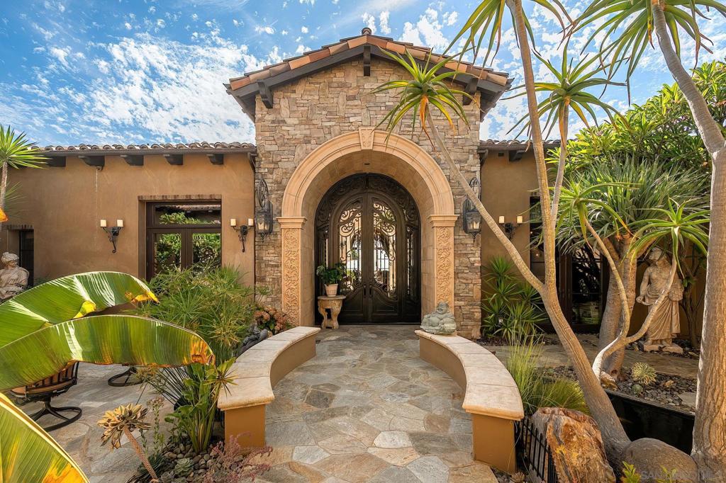 8619 Via Rancho Cielo