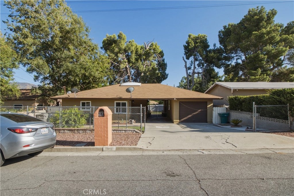 910 W George