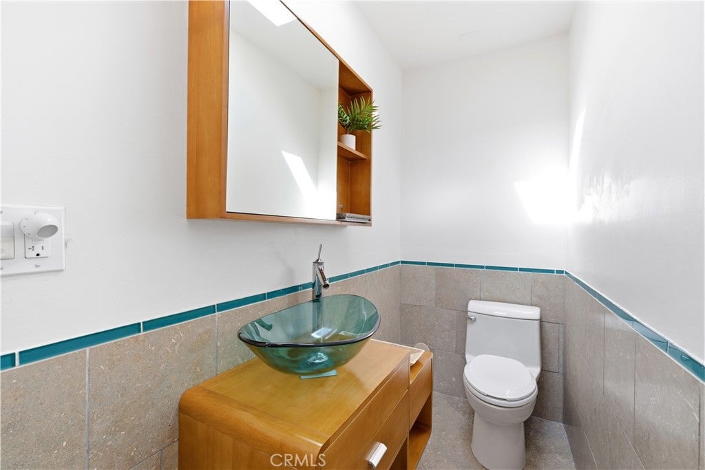17140 Edgewater Lane, Huntington Beach CA 92649 - Photo 11