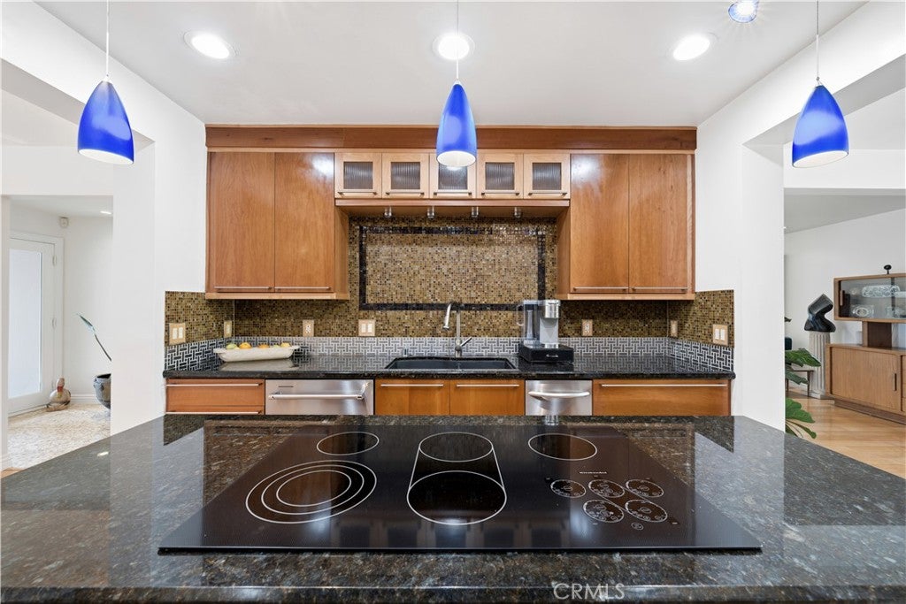 17140 Edgewater Lane, Huntington Beach CA 92649 - Photo 22