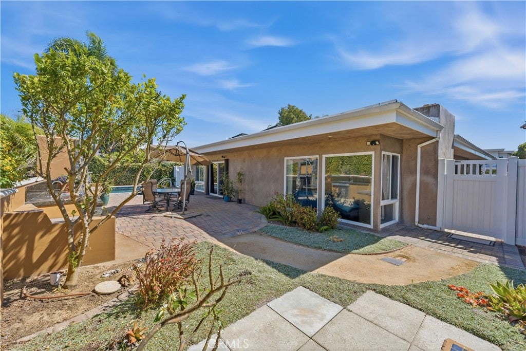 17140 Edgewater Lane, Huntington Beach CA 92649 - Photo 36