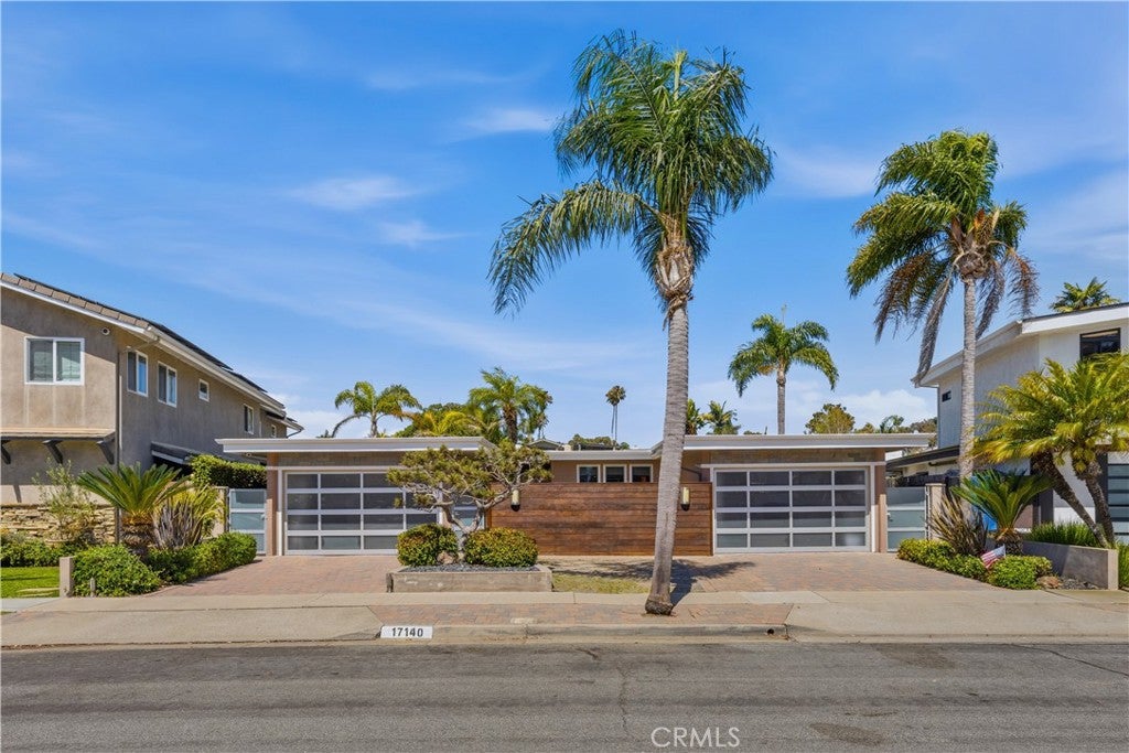 17140 Edgewater Lane, Huntington Beach CA 92649