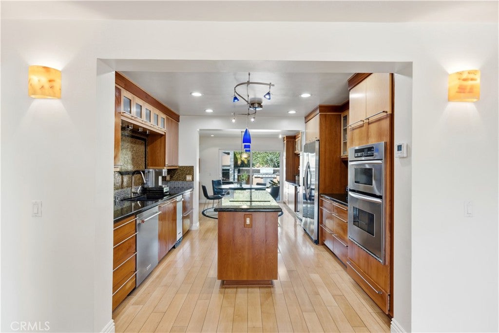 17140 Edgewater Lane, Huntington Beach CA 92649 - Photo 20