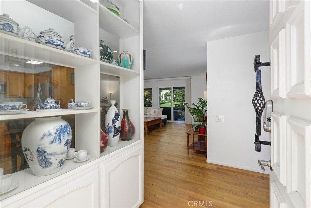 5472 Paseo Del Lago E B