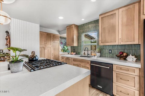 Tiny photo for 103 Comstock Drive, Ventura, CA 93001 (MLS # V1-38159)