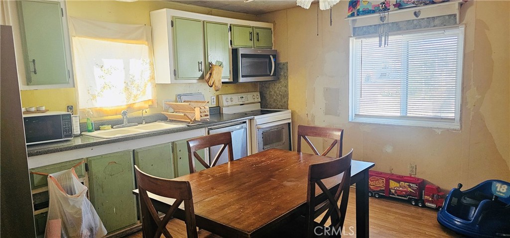 20683 Waalew Road B145