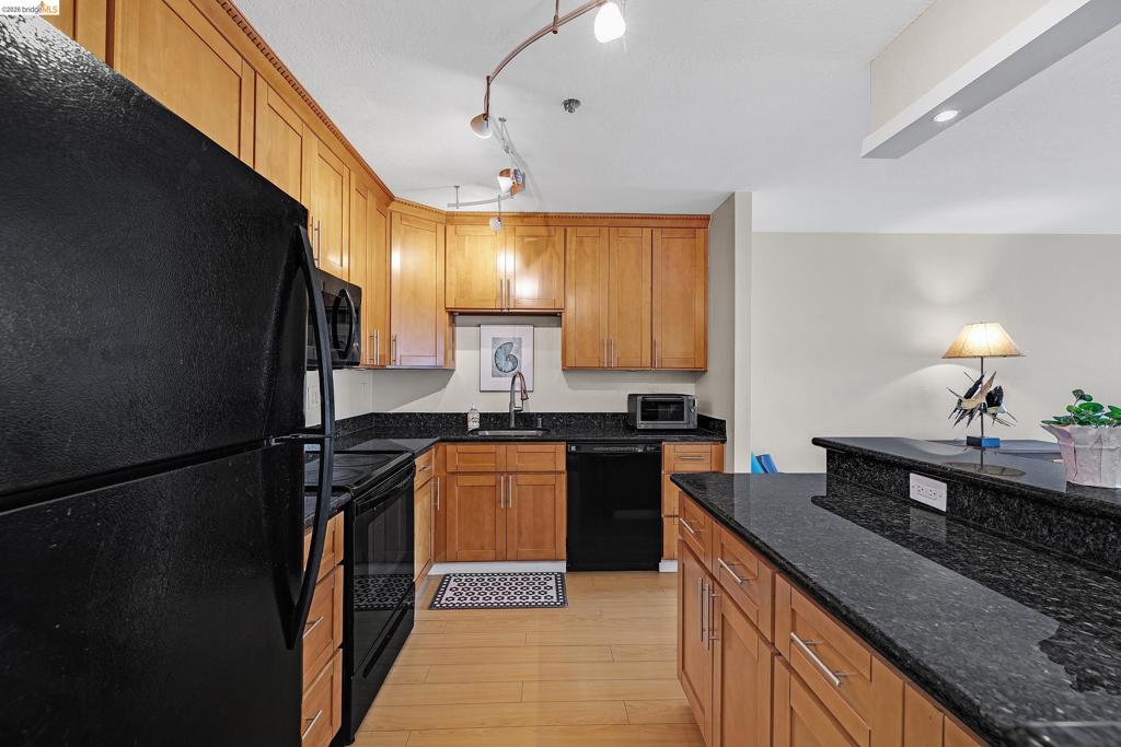 555 Pierce St 526