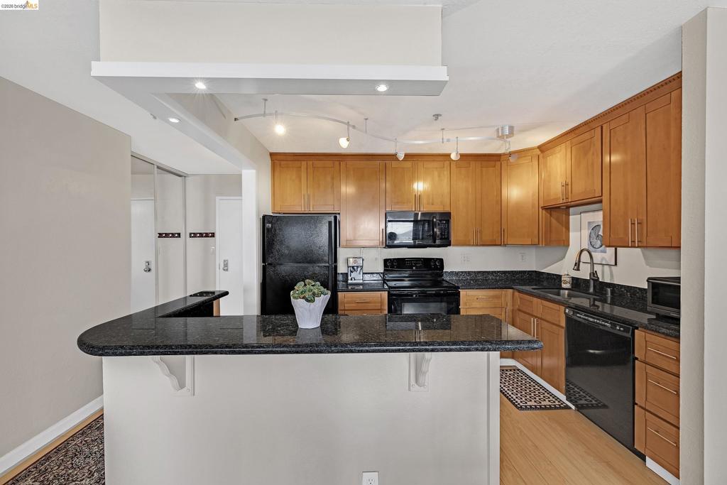 555 Pierce St 526