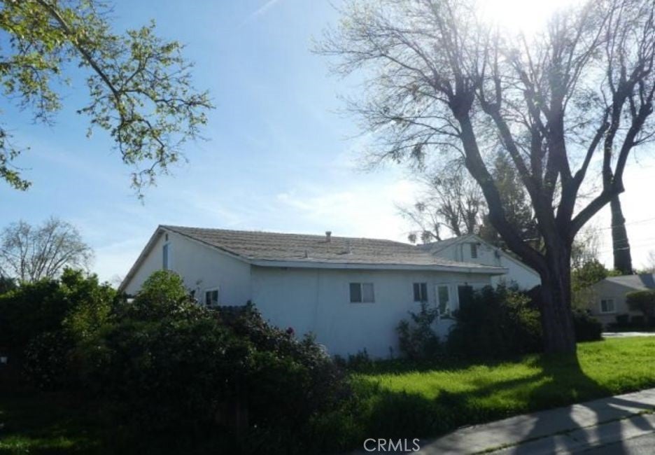 1729 Freeman