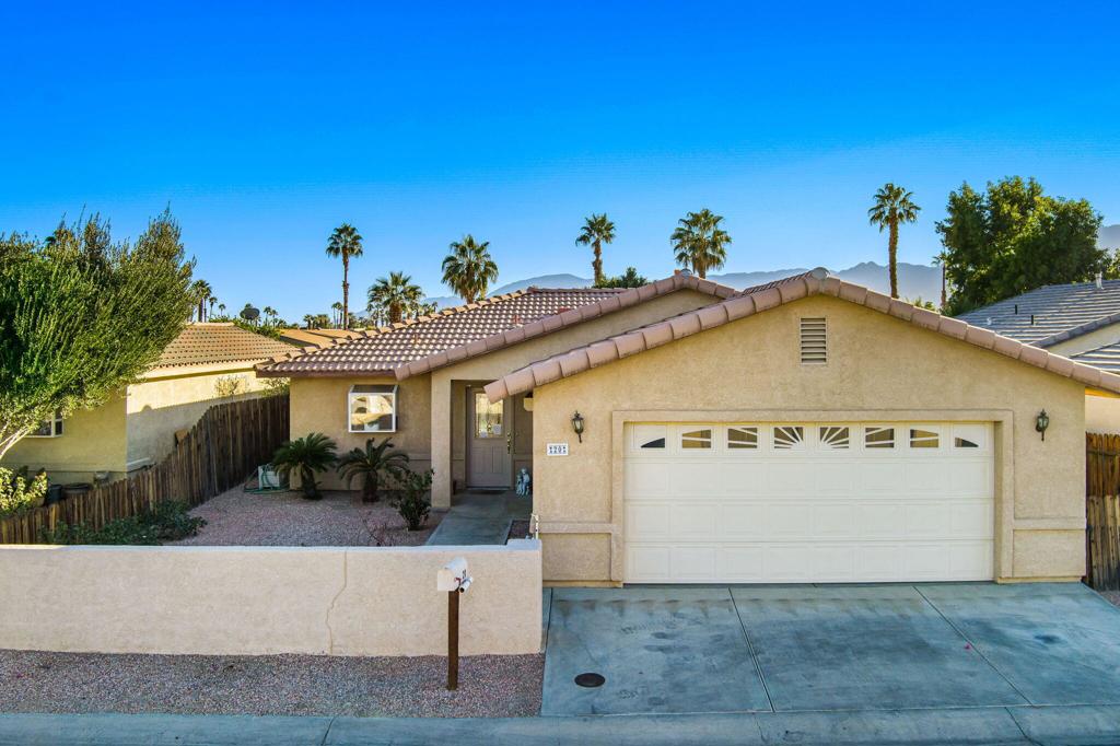 Desert Grove - Residential