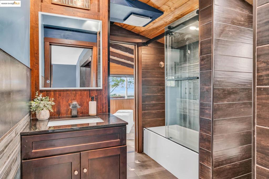 MONTCLAIR - Residential