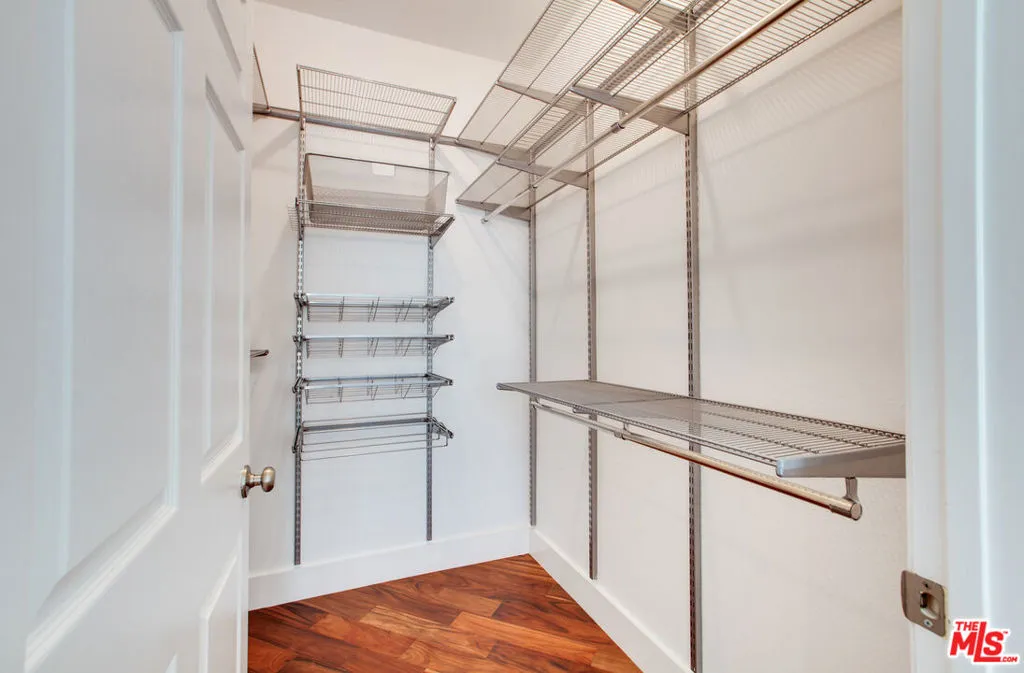 Los Angeles, California 90049, United States, 3 Bedrooms Bedrooms, ,4 BathroomsBathrooms,Residential,Active,184613