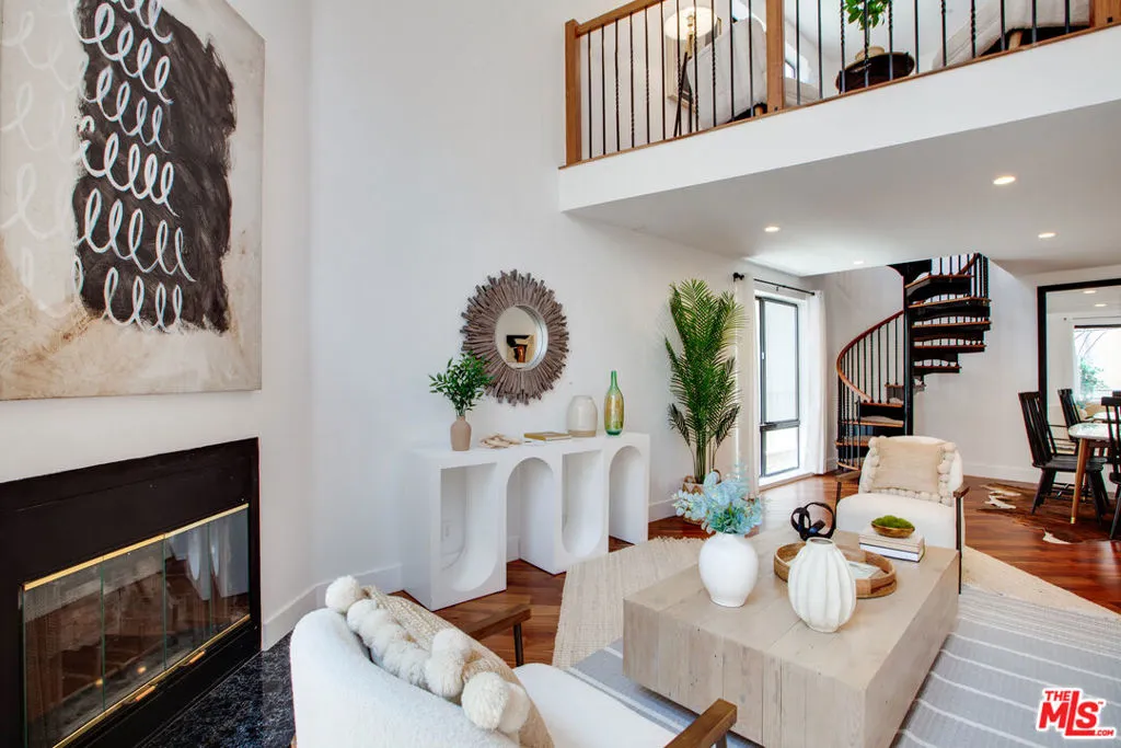 Los Angeles, California 90049, United States, 3 Bedrooms Bedrooms, ,4 BathroomsBathrooms,Residential,Active,184613