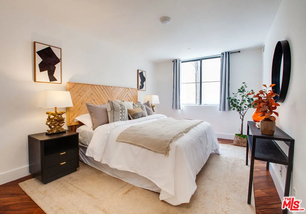 Los Angeles, California 90049, United States, 3 Bedrooms Bedrooms, ,4 BathroomsBathrooms,Residential,Active,184613