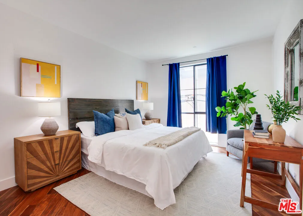 Los Angeles, California 90049, United States, 3 Bedrooms Bedrooms, ,4 BathroomsBathrooms,Residential,Active,184613