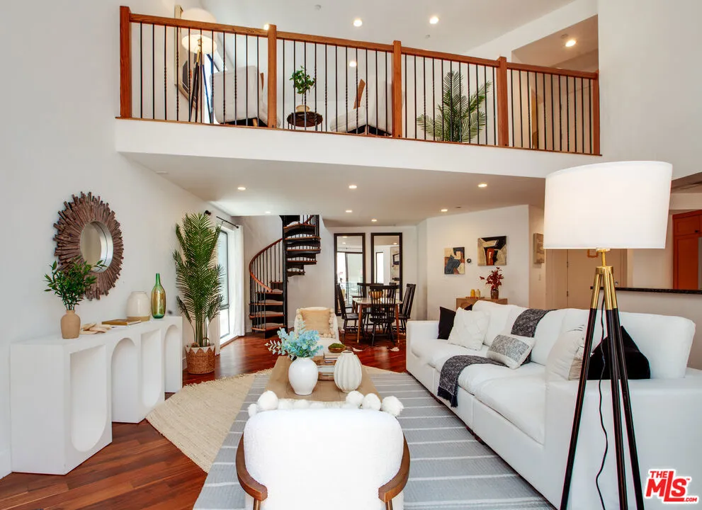 Los Angeles, California 90049, United States, 3 Bedrooms Bedrooms, ,4 BathroomsBathrooms,Residential,Active,184613