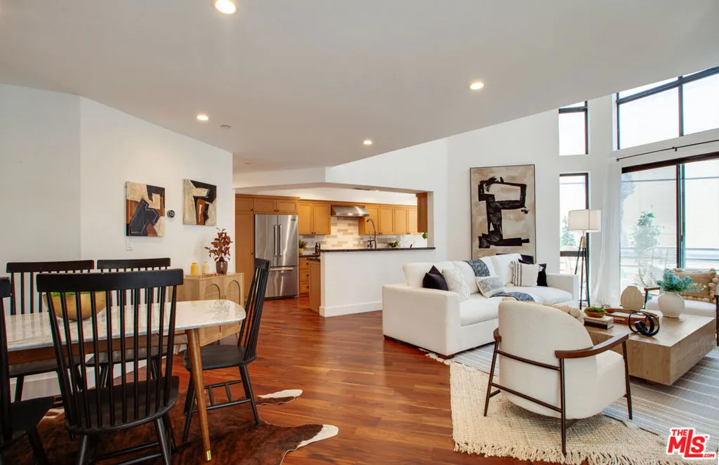 Los Angeles, California 90049, United States, 3 Bedrooms Bedrooms, ,4 BathroomsBathrooms,Residential,Active,184613