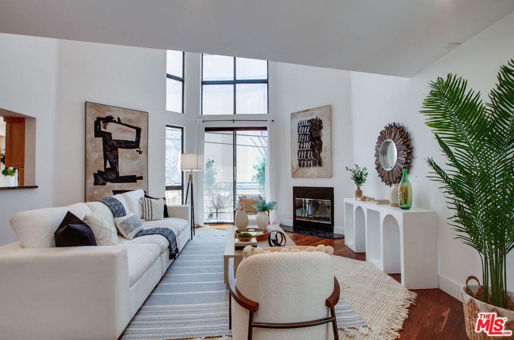 Photo of 12000 Goshen Avenue #107, Los Angeles, CA 90049 (MLS # 25573647)