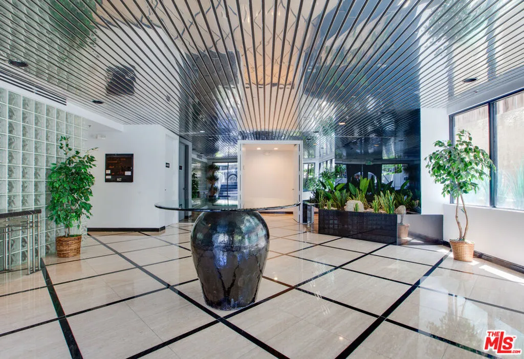 Los Angeles, California 90049, United States, 3 Bedrooms Bedrooms, ,4 BathroomsBathrooms,Residential,Active,184613