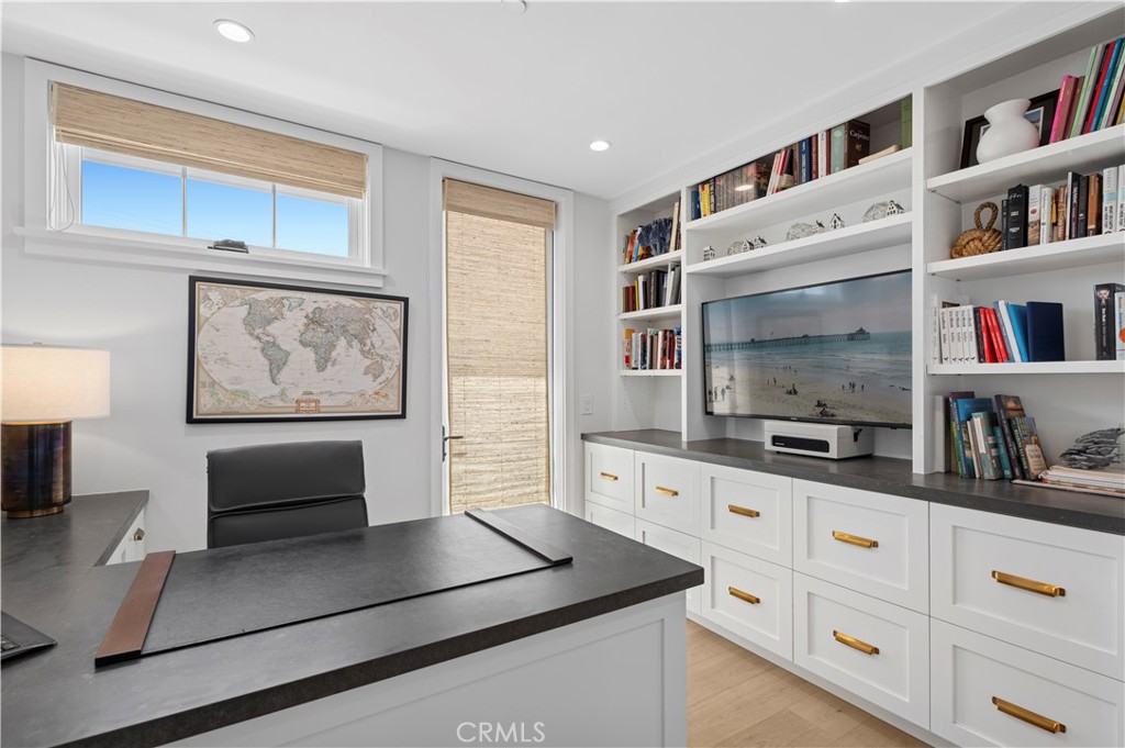 Corona del Mar South of PCH (CDMS) - Residential