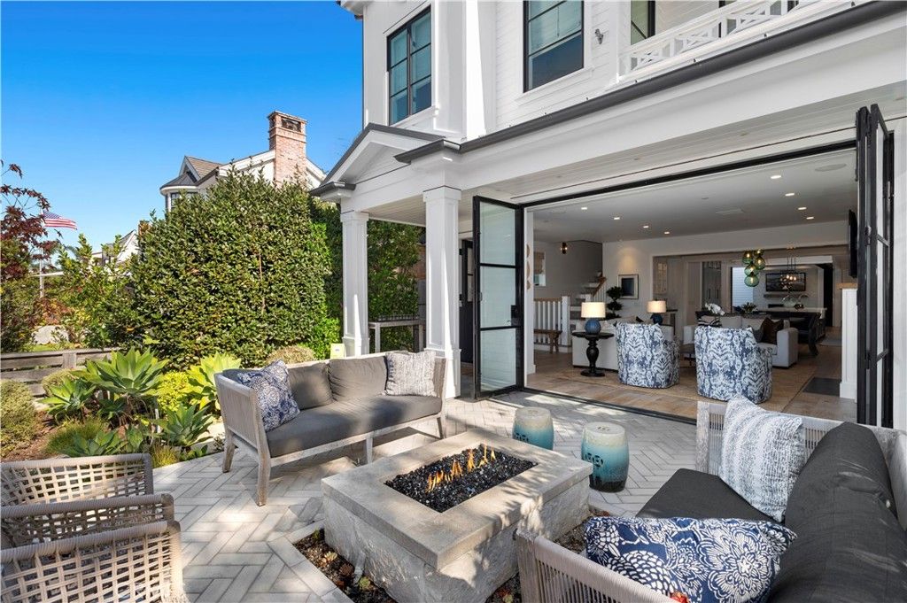 Photo of 302 Orchid Avenue, Corona Del Mar, CA 92625 (MLS # NP25241850)