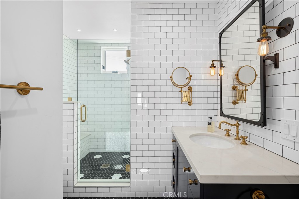 Corona del Mar South of PCH (CDMS) - Residential