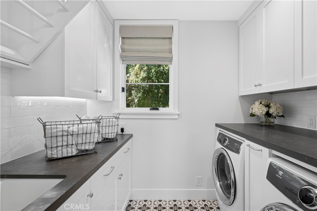 Corona del Mar South of PCH (CDMS) - Residential