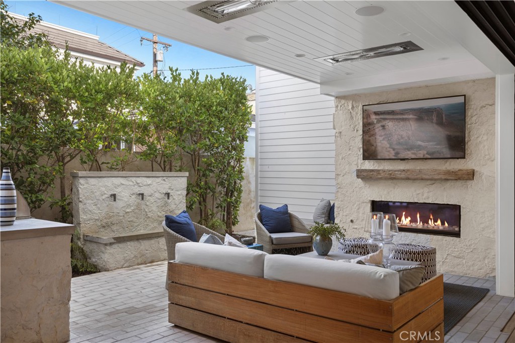 Corona del Mar South of PCH (CDMS) - Residential