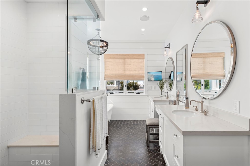 Corona del Mar South of PCH (CDMS) - Residential