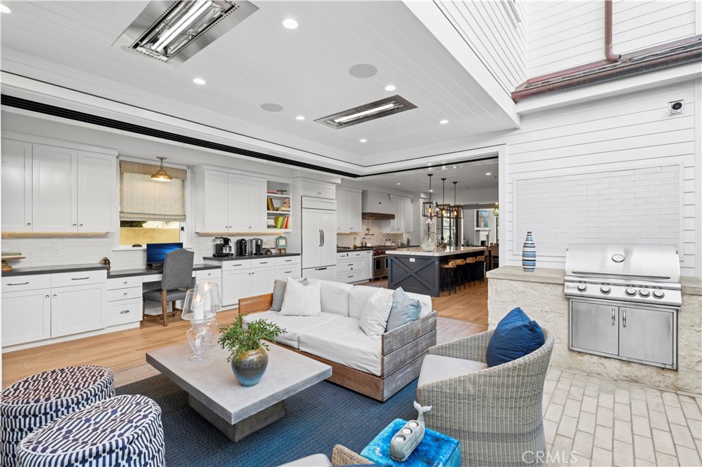 Corona del Mar South of PCH (CDMS) - Residential