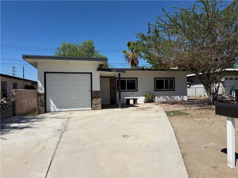 Photo of 1529 Jantzen DR, Colton, CA 92324 (MLS # IV26199745)