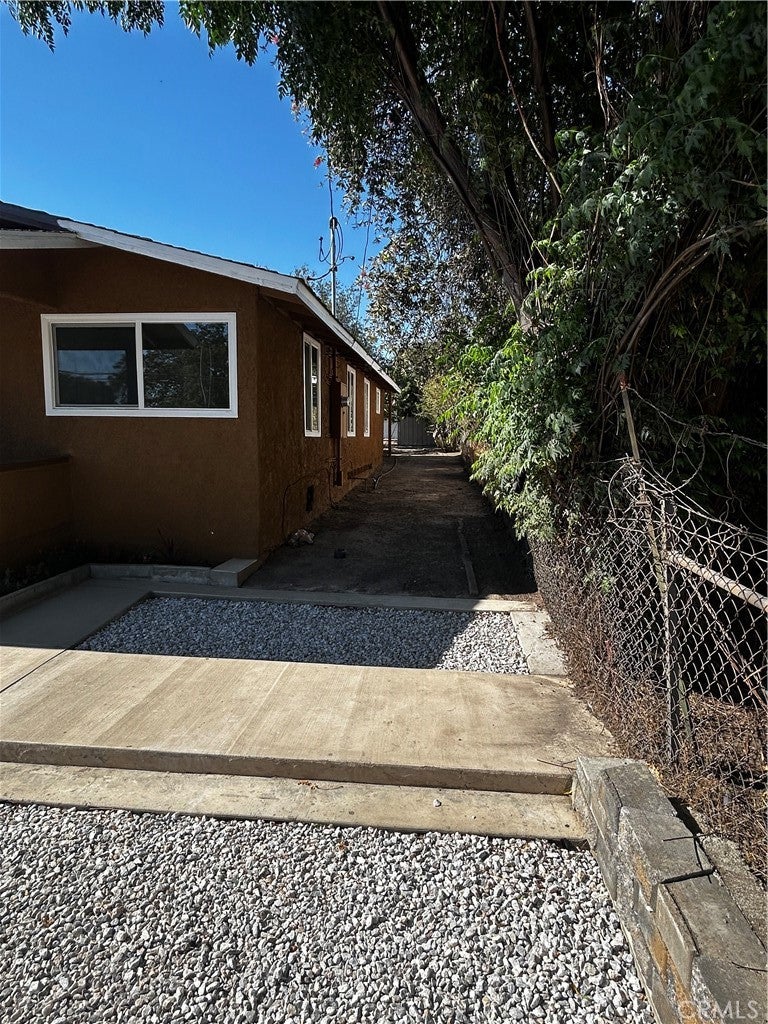 1380 W 5th