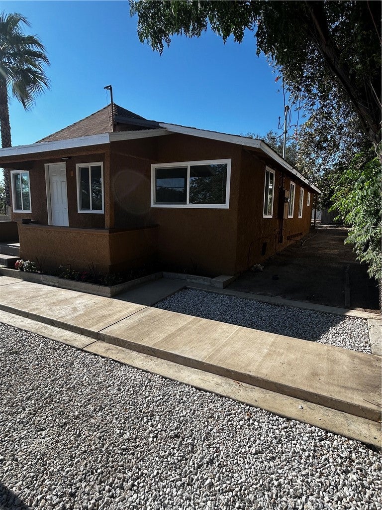 1380 W 5th