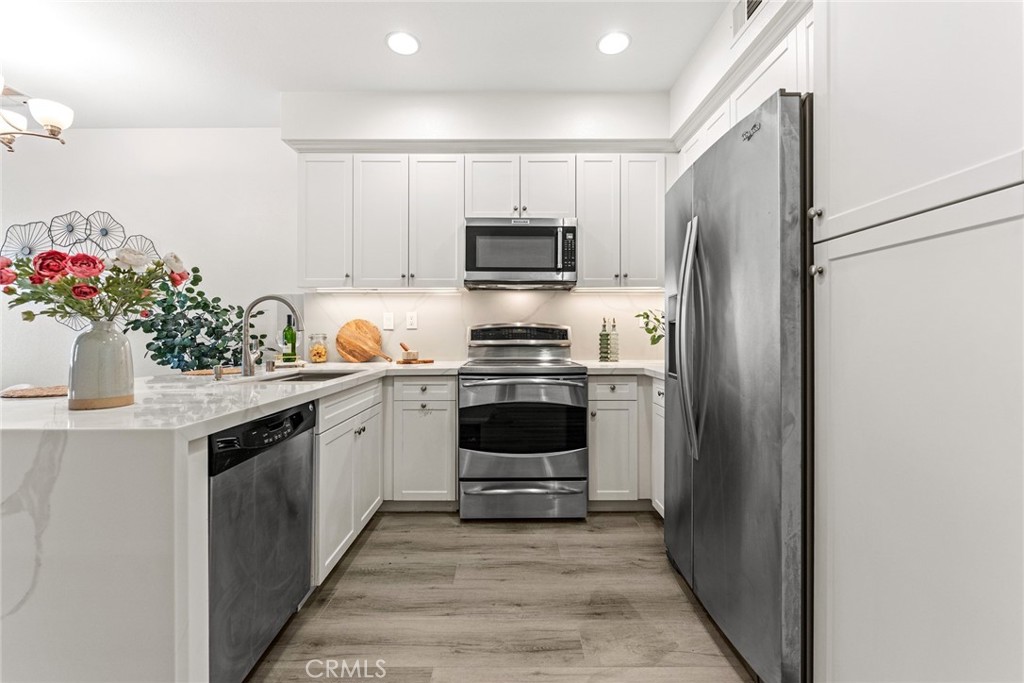 503 S Brea Boulevard 18