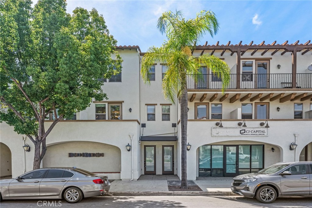 503 S Brea Boulevard 18