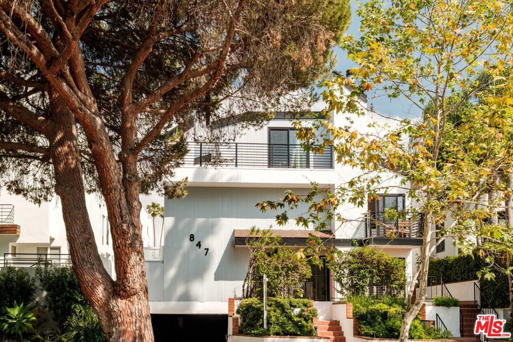 Photo of 847 17th Street #6, Santa Monica, CA 90403 (MLS # 26702679)