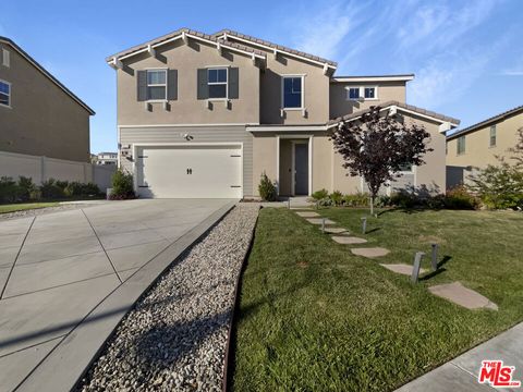 Photo of 18311 Cachet Way, Santa Clarita, CA 91350 (MLS # 24404175)