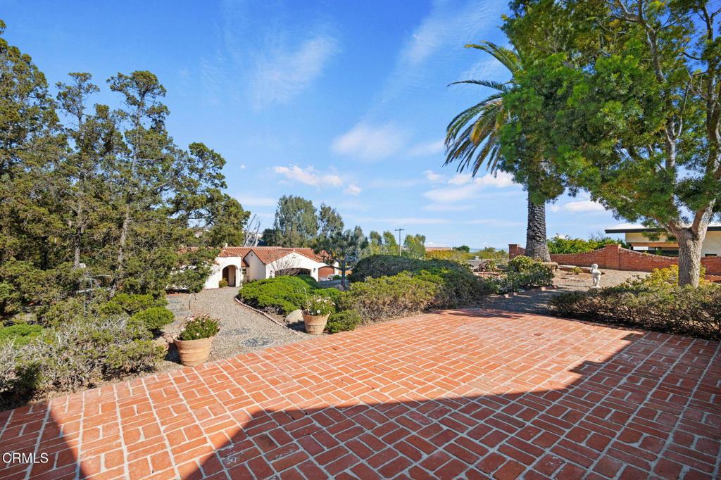 683 Colina Vista