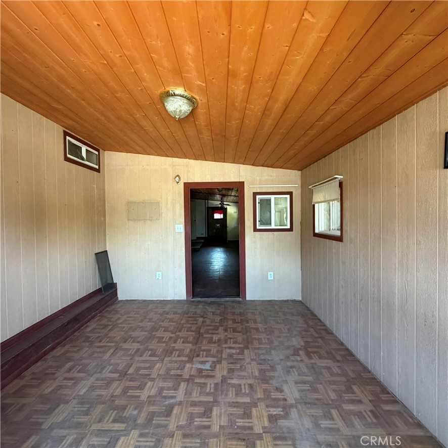 20726 Grand
